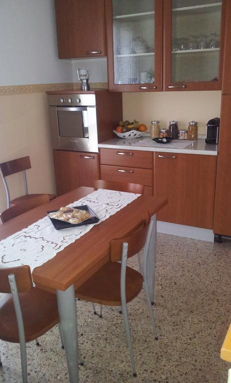B&B Le Camelie Бареджо Экстерьер фото